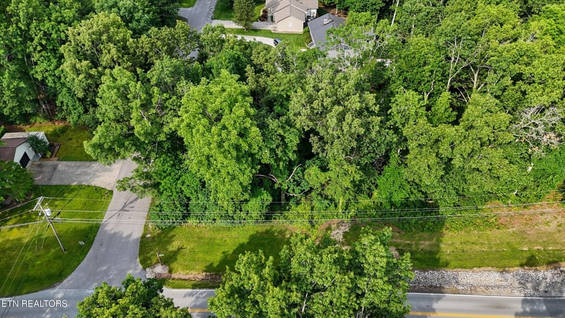 120 Lakeview Dr, Crossville, TN 38558
