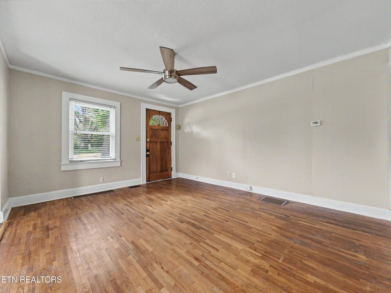 120 Lonas Dr, Maryville, TN 37803