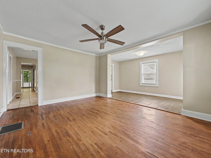 120 Lonas Dr, Maryville, TN 37803