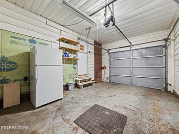 120 Lonas Dr, Maryville, TN 37803