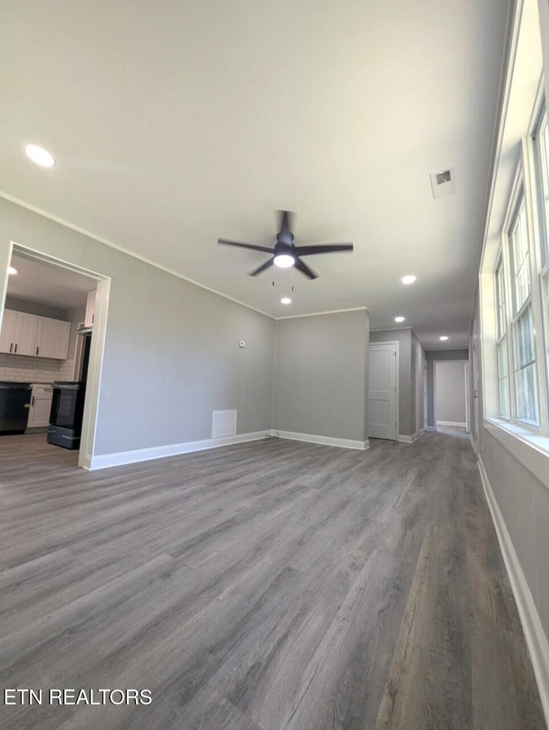 120 Marietta Cir, Oak Ridge, TN 37830