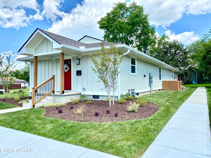 120 Marquette Rd, Oak Ridge, TN 37830