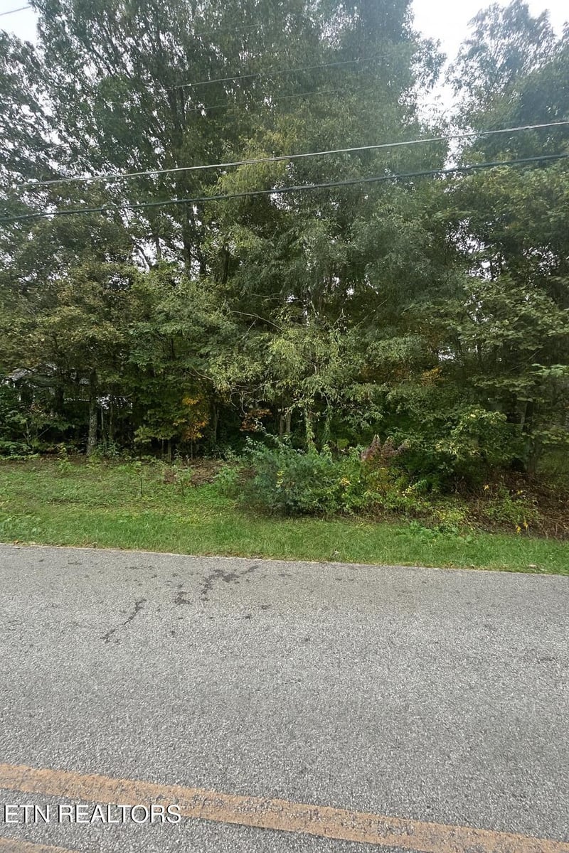 120 Meadowview Dr, Crossville, TN 38558