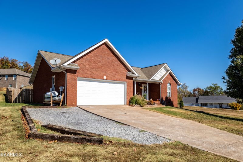 120 Mountain Crest Ln, Greenback, TN 37742
