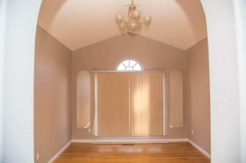 120 Myra Dr, Crossville, TN 38572