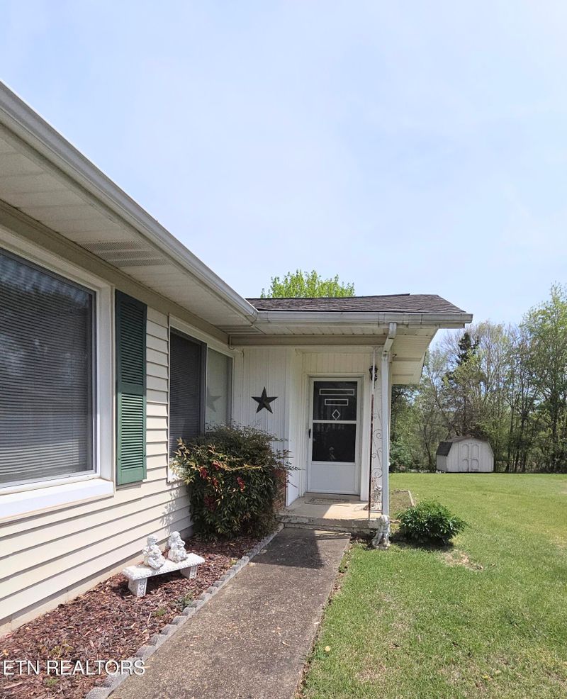 120 Nasson Ln, Oak Ridge, TN 37830