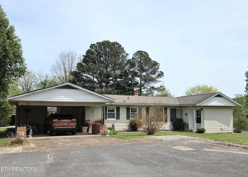 120 Nasson Ln, Oak Ridge, TN 37830