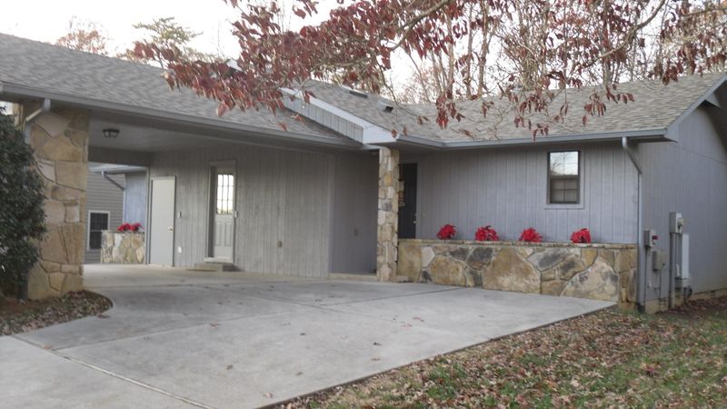 120 Oohleeno Way, Loudon, TN 37774