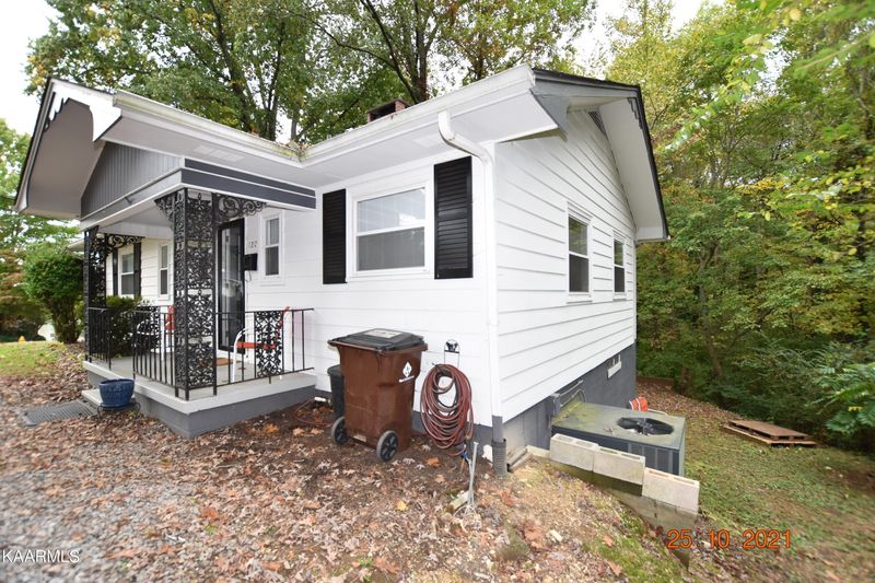 120 Orchard Ln, Oak Ridge, TN 37830