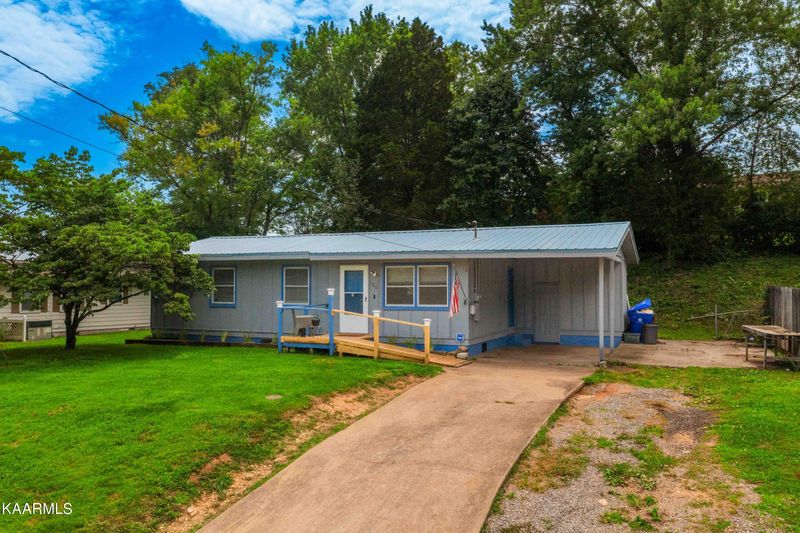 120 Regent Cir, Oak Ridge, TN 37830