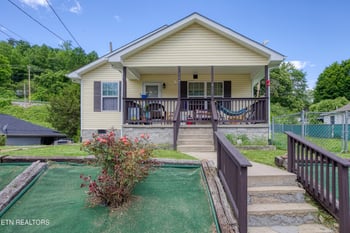 120 Rew St, Oakdale, TN 37829