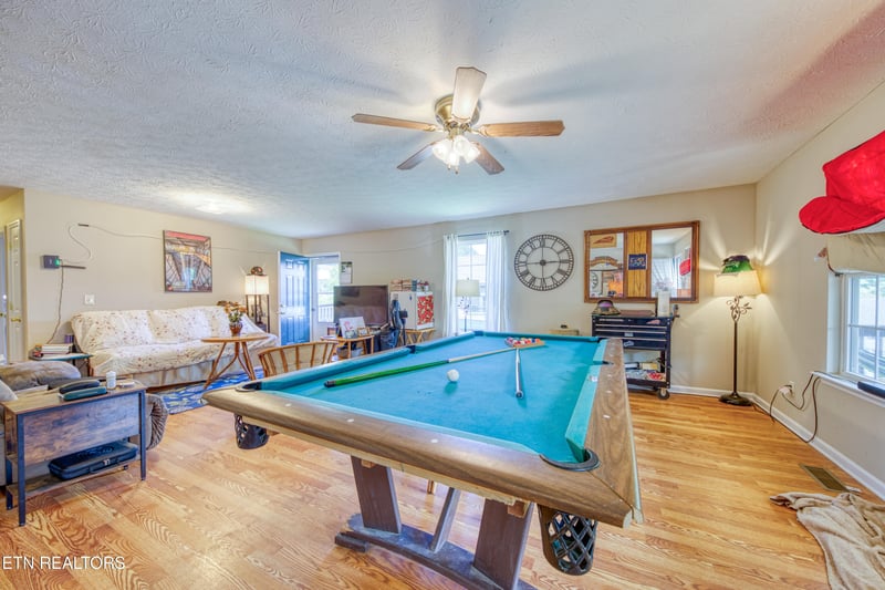 120 Rew St, Oakdale, TN 37829