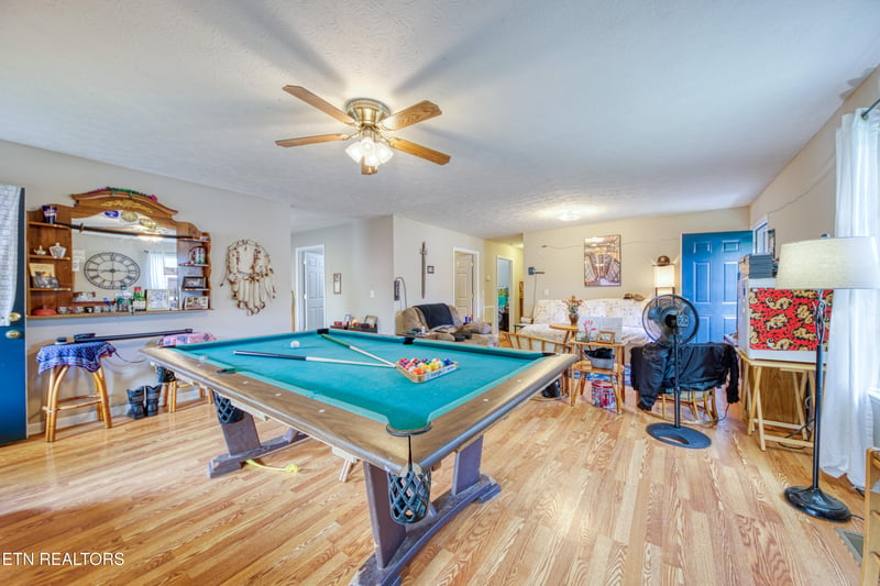 120 Rew St, Oakdale, TN 37829