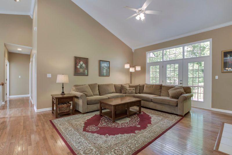 120 Seminole Ln, Loudon, TN 37774
