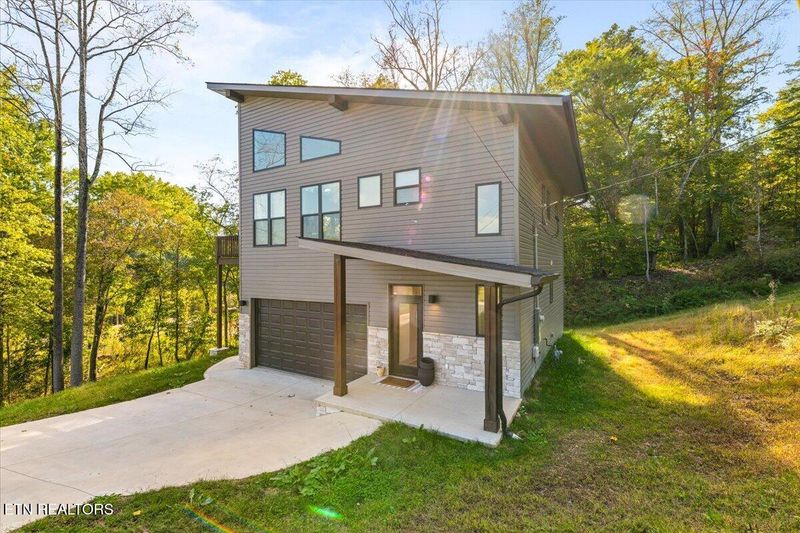 120 Stem Ln, Clinton, TN 37716