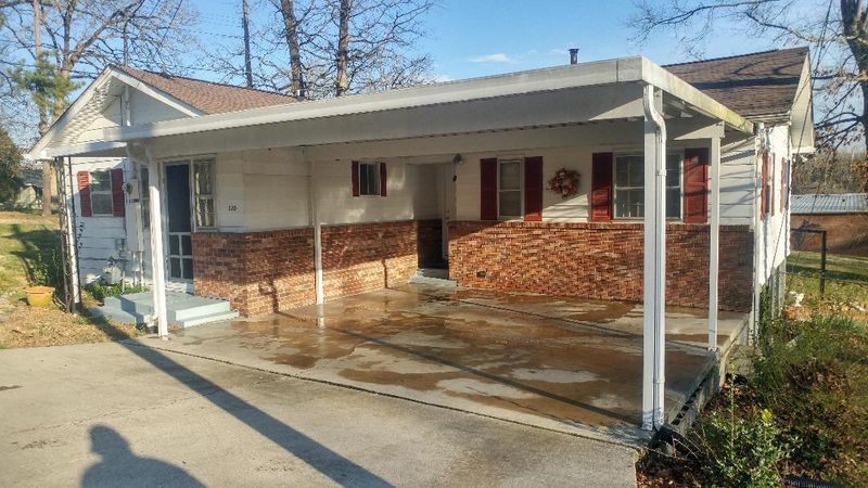 120 Tucker Rd, Oak Ridge, TN 37830