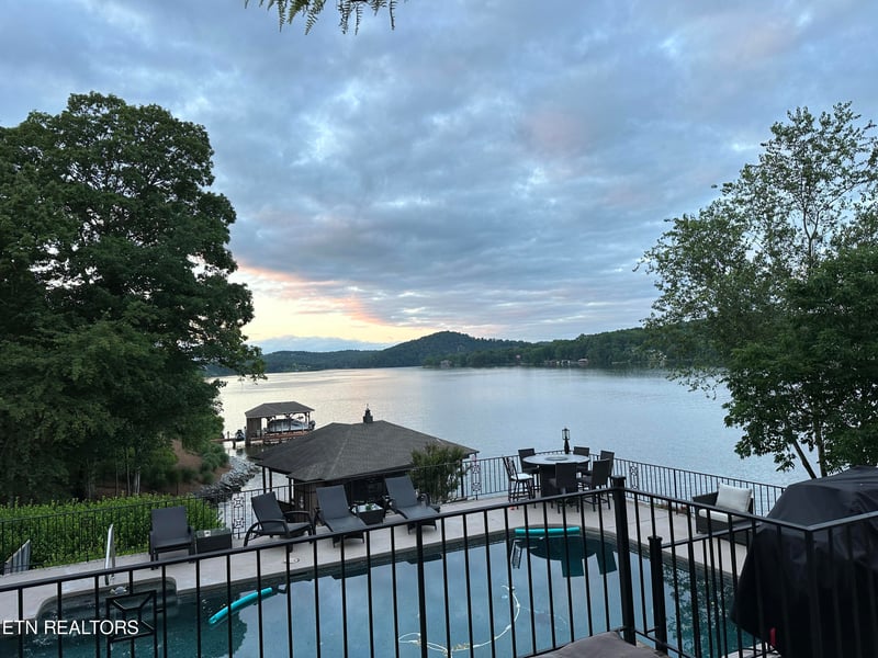 120 Turtle Cove Ct, Lenoir City, TN 37772