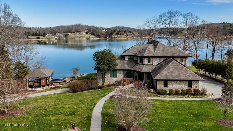 120 Turtle Cove Ct, Lenoir City, TN 37772