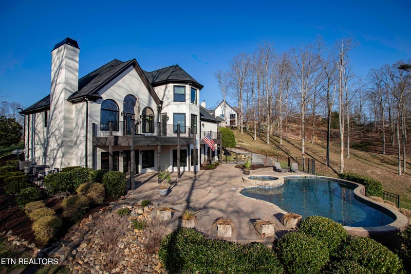 120 Wedgewood Dr, Lenoir City, TN 37772