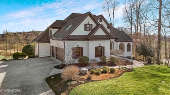 120 Wedgewood Dr, Lenoir City, TN 37772