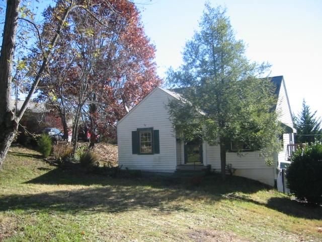 1200 Cedar Ln, Knoxville, TN 37912