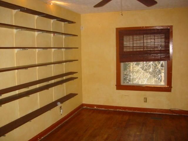 1200 Cedar Ln, Knoxville, TN 37912