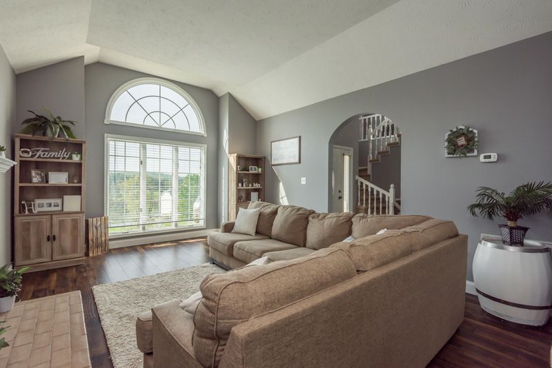 1200 Fairway Dr, Loudon, TN 37774