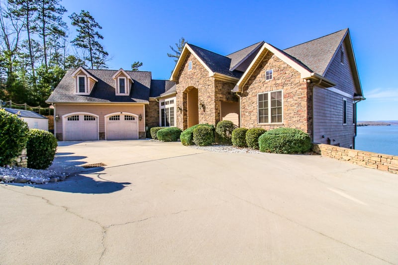 1200 Indian Shadows Dr, Ten Mile, TN 37880