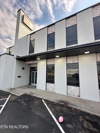 1200 Mccalla Ave, Knoxville, TN 37915