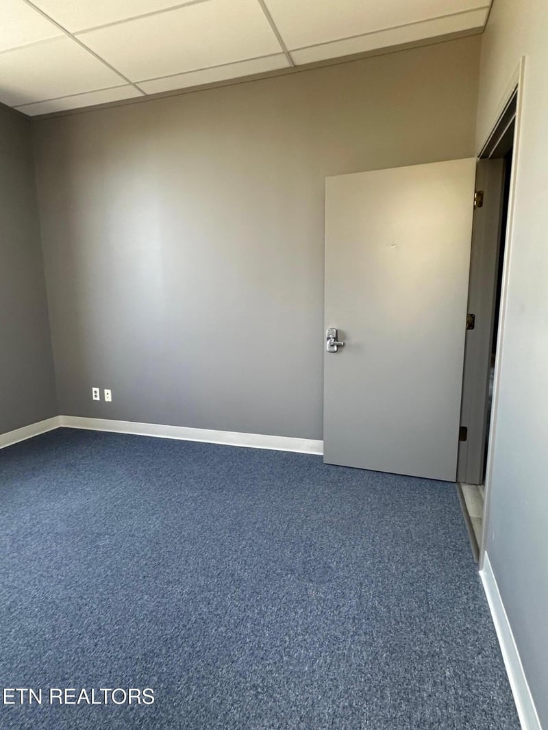 1200 Mccalla Ave, Knoxville, TN 37915
