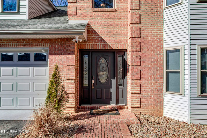 1200 River Oaks Dr, Kingston, TN 37763