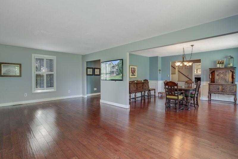 12005 Olympic Dr, Knoxville, TN 37934