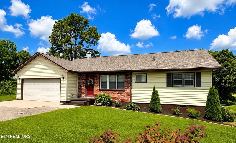 1201 Allen Dr, Knoxville, TN 37912