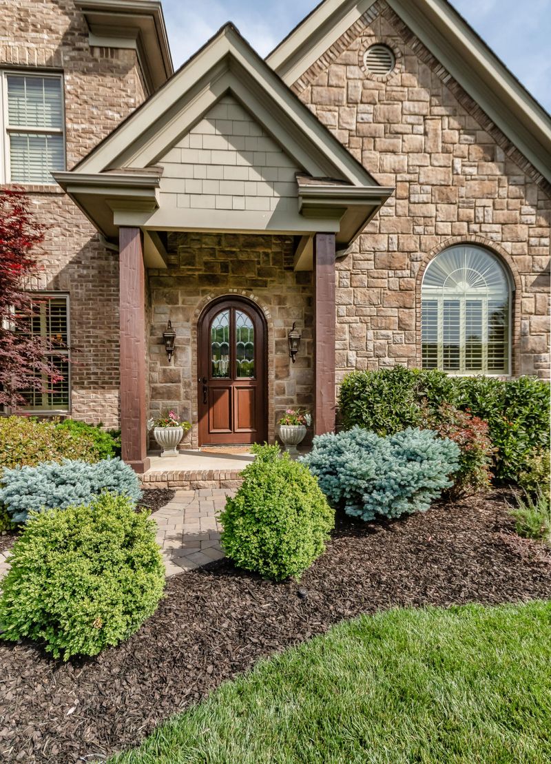 1201 Barton Pl Ln, Knoxville, TN 37922