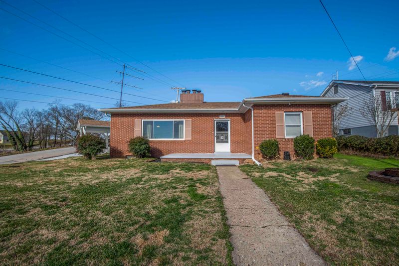 1201 E 1st Ave, Lenoir City, TN 37772
