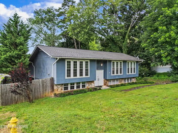1201 Foxcrolf Dr, Knoxville, TN 37923