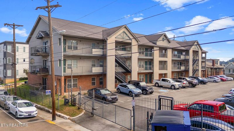 1201 Laurel Ave #101, Knoxville, TN 37916