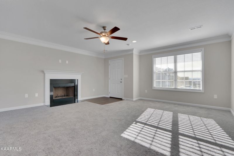 1201 Sky Top Ln, Powell, TN 37849