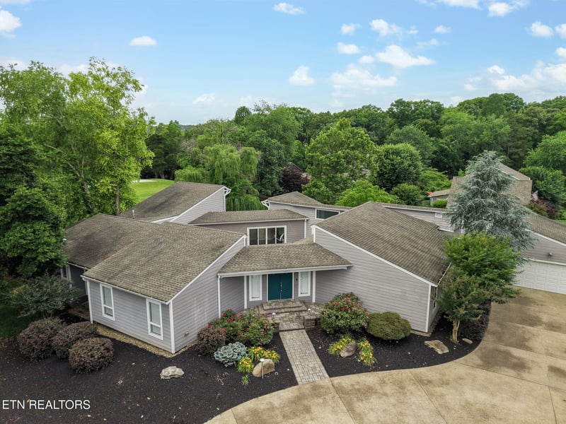 12013 N Fox Den Dr, Knoxville, TN 37934