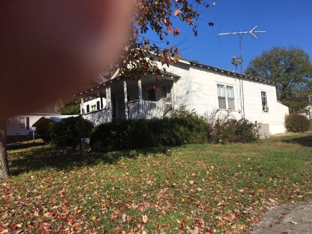 1202 Cannon Ave, Sweetwater, TN 37874