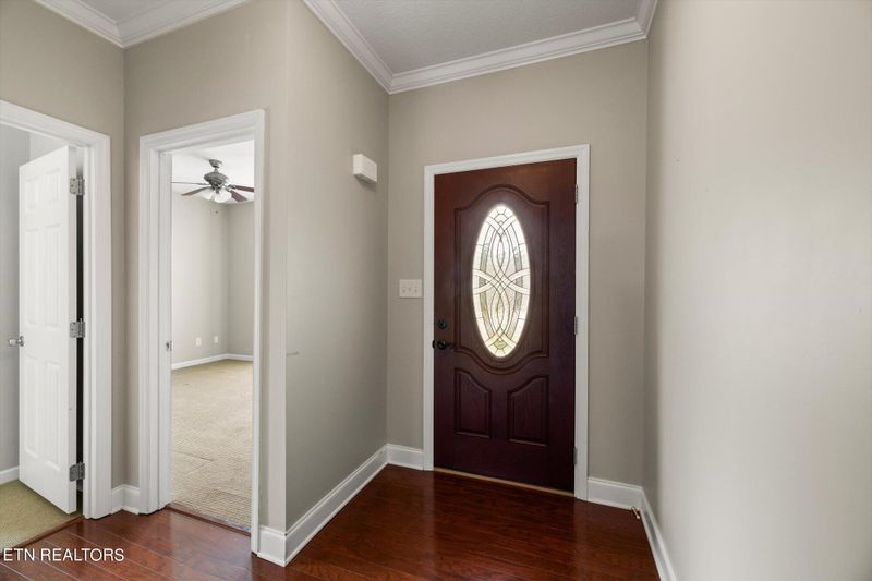 1202 Crestway Dr, Athens, TN 37303