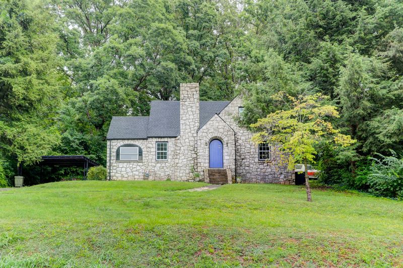 1202 E Broadway Ave, Maryville, TN 37804