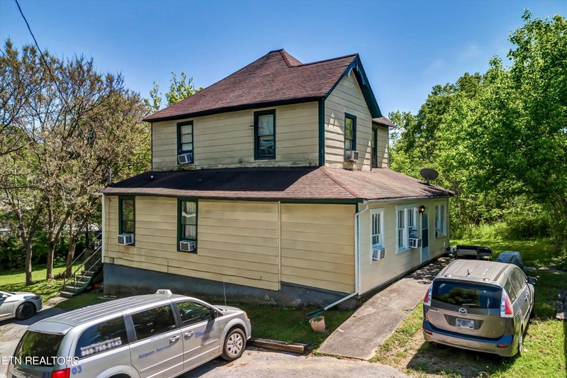 1202 E Harper Ave, Maryville, TN 37804