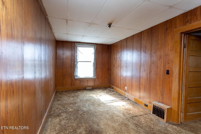 1202 Georgia Ave, Athens, TN 37303