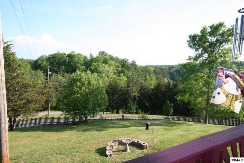 1202 Millican Grove Rd, Sevierville, TN 37876