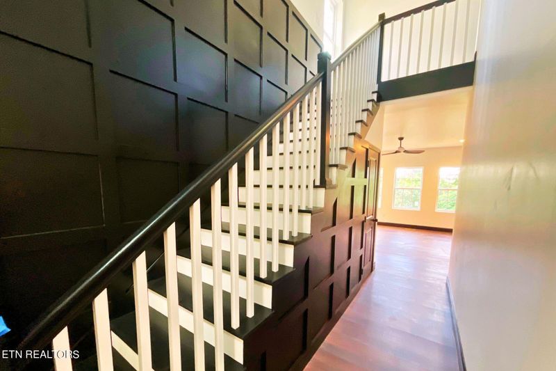 1202 Navy Dr, Knoxville, TN 37920