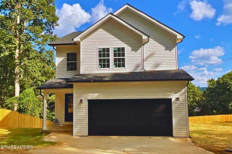 1202 Navy Dr, Knoxville, TN 37920