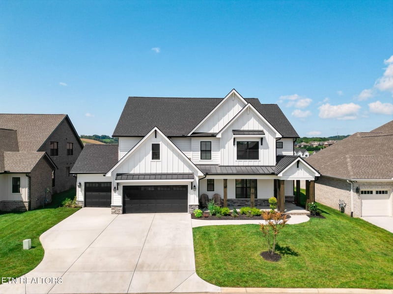 12027 Deer Crossing Dr, Knoxville, TN 37932