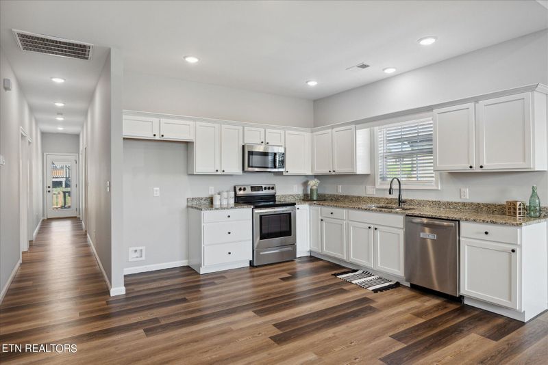 1203 Beaumont Ave, Sevierville, TN 37876