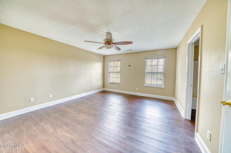 1203 Chesty Puller Cir, Maryville, TN 37803